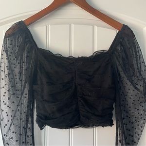 H&M cropped long sleeved polka dot cute top